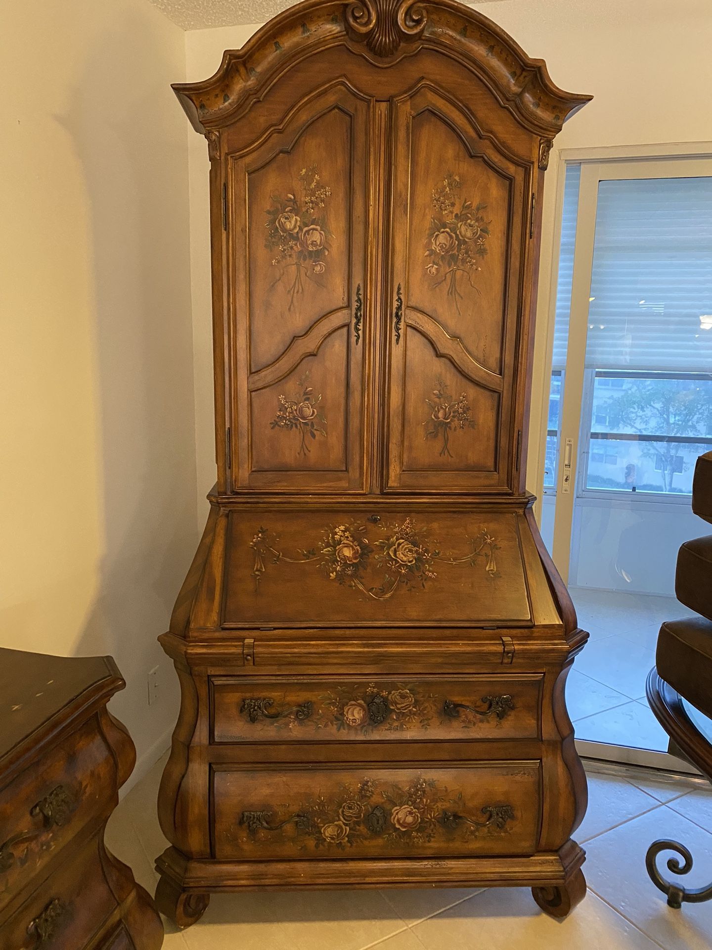 Ethan Allen Tuscany Bombe Cherry Secretary Desk