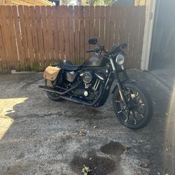 2016 I883. Harley Davidson 