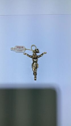 Gold pendant