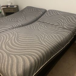 Split King Tempur-Pedic LuxeAdapt Mattress + Adjustable Base (Like New)