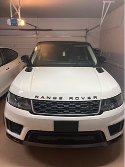 2019 White Range Rover