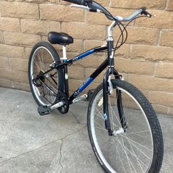 VENTURE SERIES RALEIGH CRUISER BIKE 