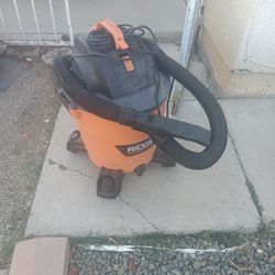 Aspiradora Ridgid.  $60.00