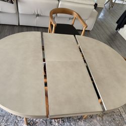 Extendable Breakfast Table