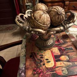 Nice Resin Centerpiece 