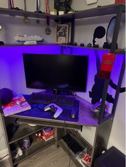Corner desk