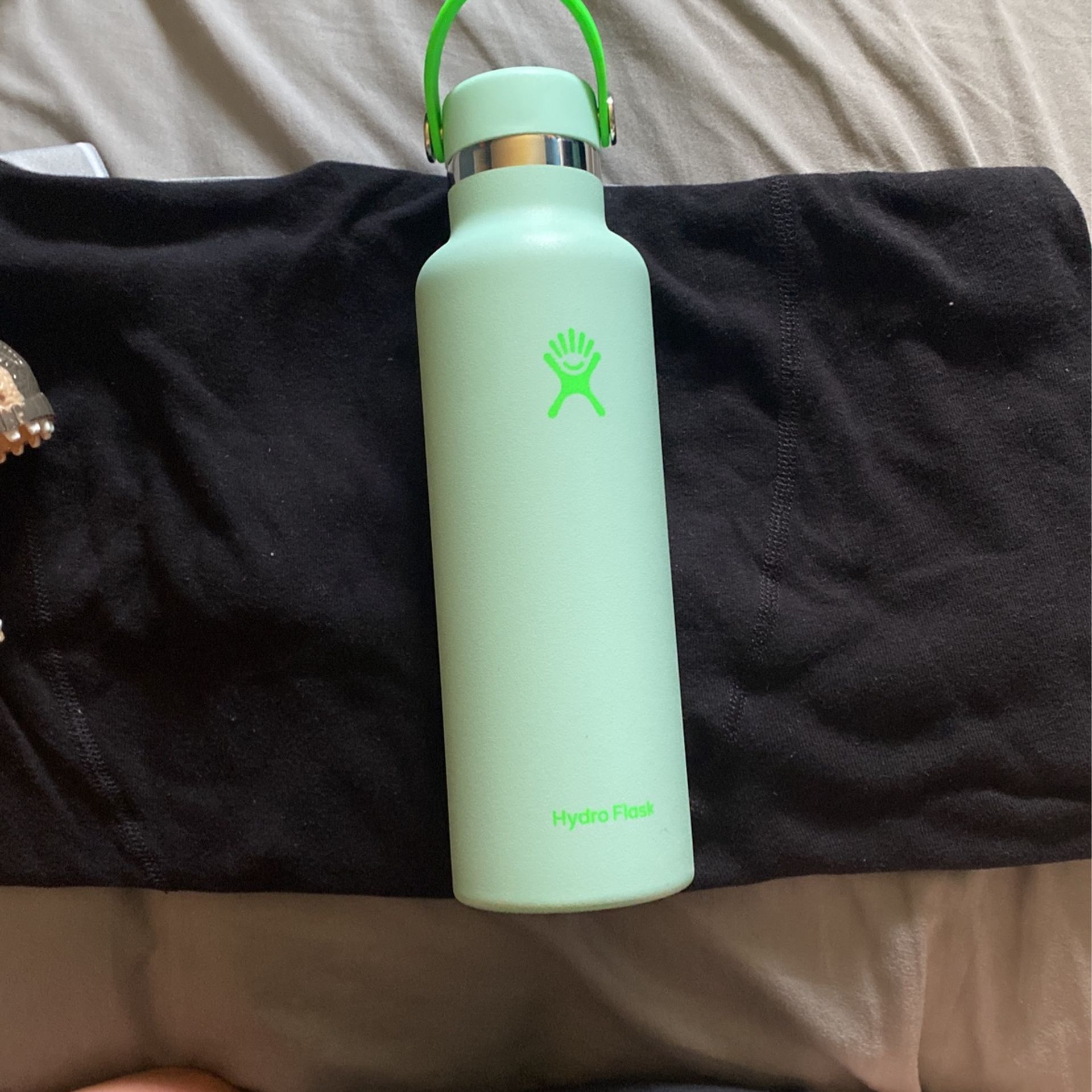 Teal And Neon Green Hydro flask (21oz)