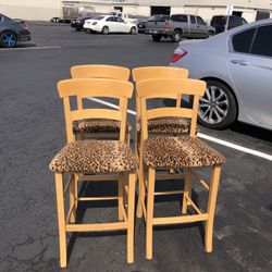 4 Matching Chairs With Leopard upholstered seat