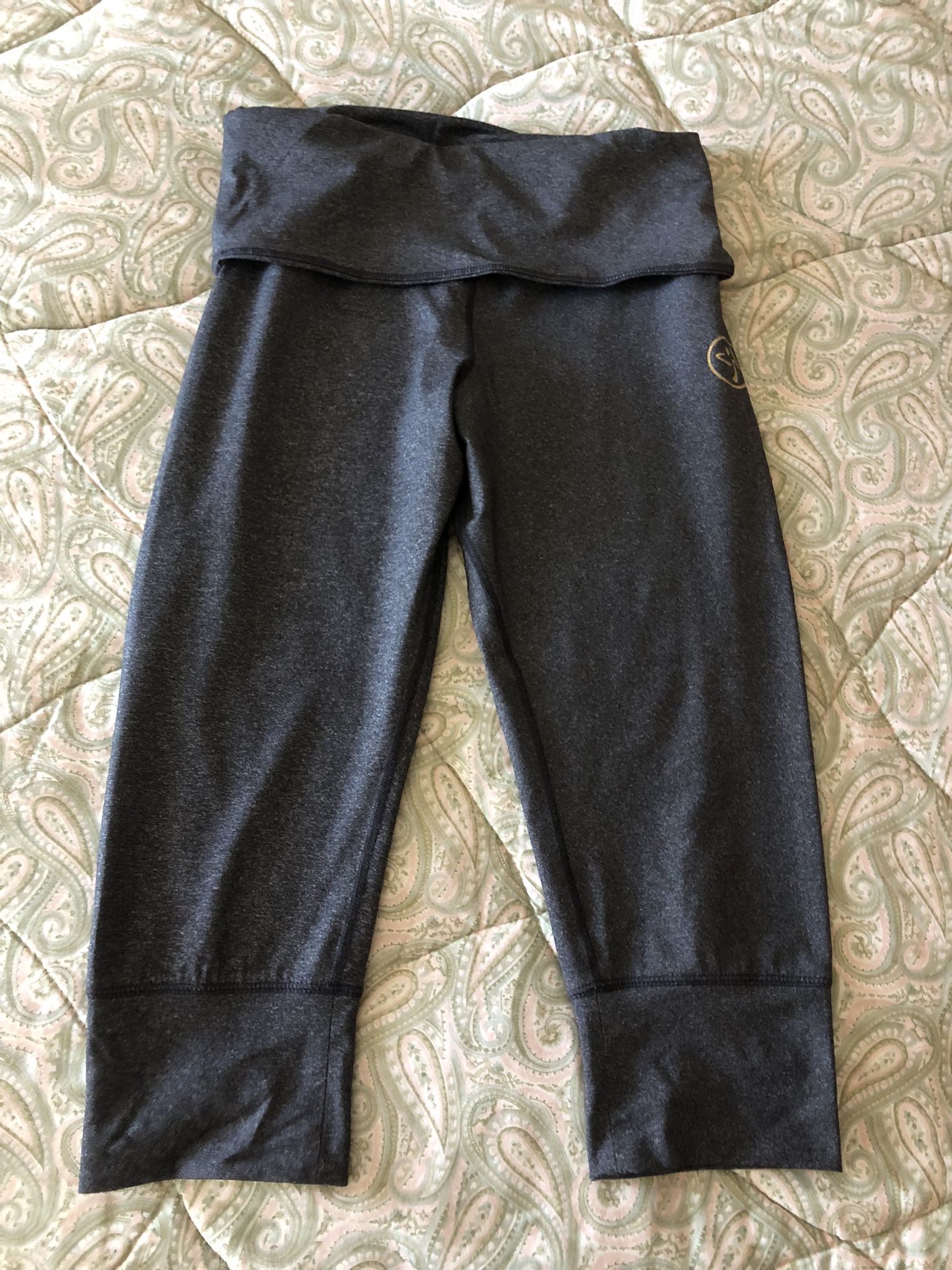 Zumba crop leggings w/ fold-over waistband size M