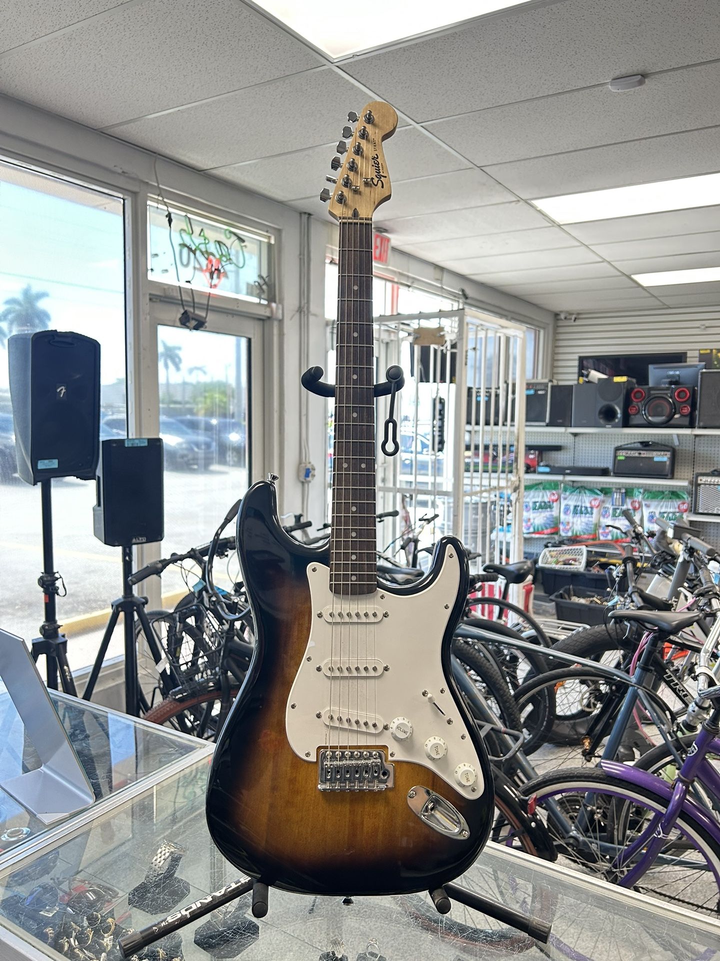 Fender Squier Sonic Stratocaster Electric Guitar Sunburst