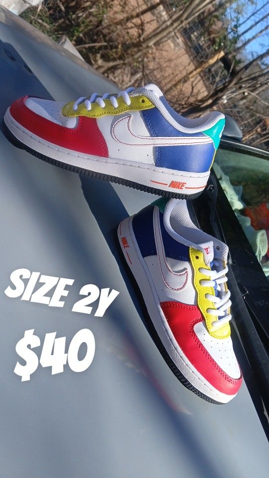 Nikes Size 2Y