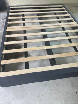 Fabric King foundation like new hardly used