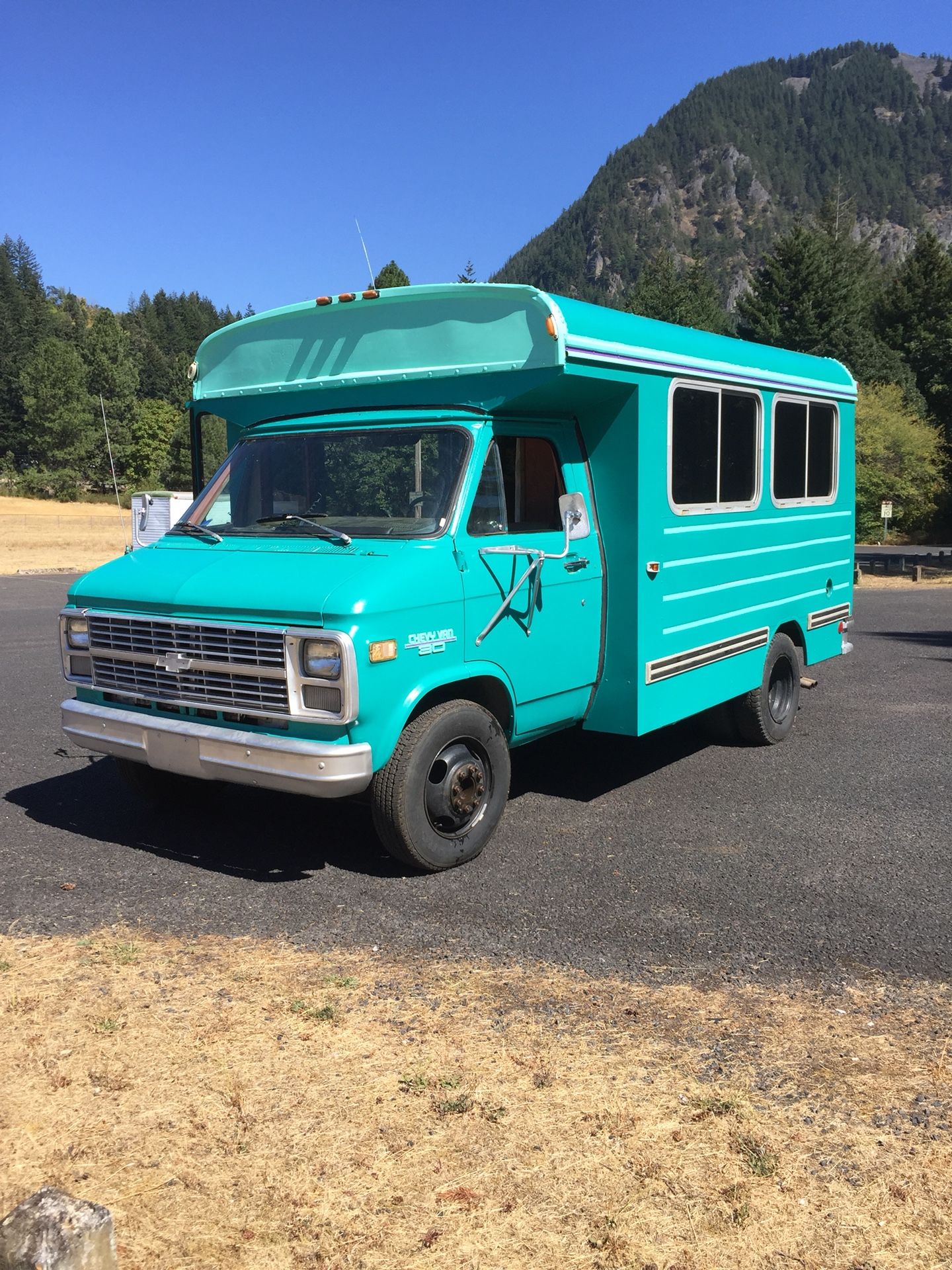 1984 Chevy G30 School Bus Conversion