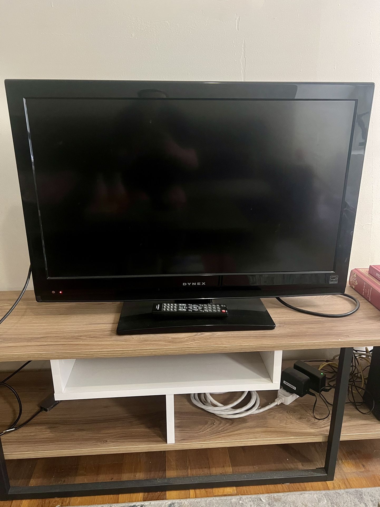 Dynex 35" TV - Gently Used