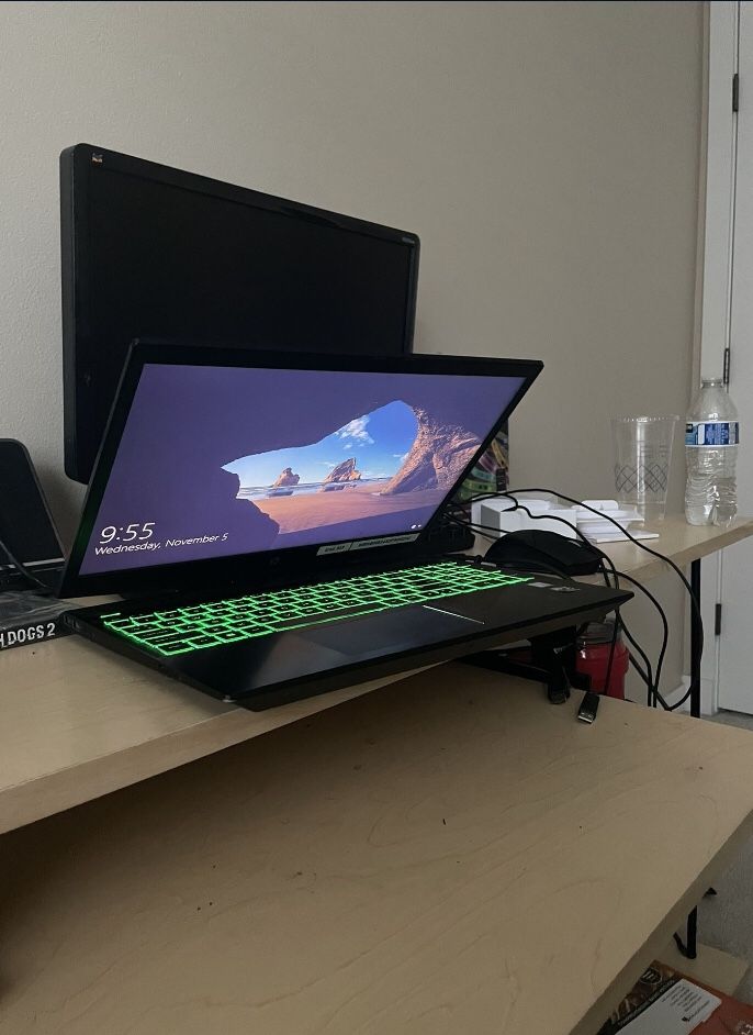 hp pavillion WITH MONITER MOUSE AND KEYBORAD