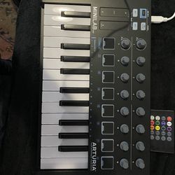 ARTURIA MINILAB mk11 Universal MIDI Controller ‘MODEL D’