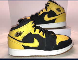 Air Jordan 1 Retro Mid