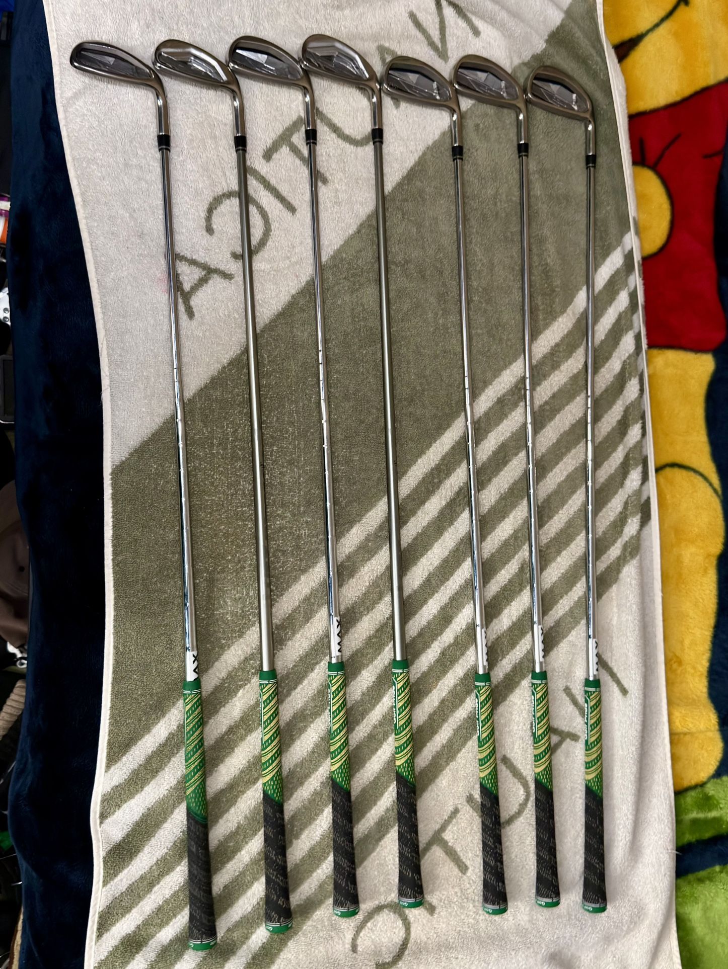 Wilson Staff D9 & D7 5i-PW,GW RH Golf Iron Set, Regular Flex & 1/2 Inch Shortened From Standard