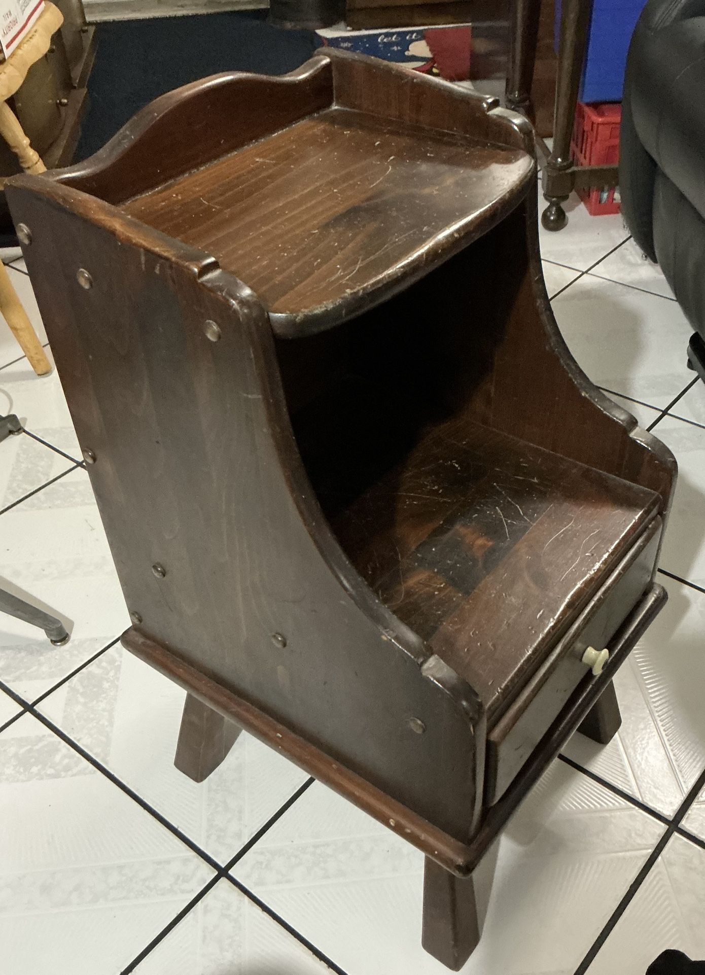 Very Nice Night Stand Or End Table With Drawer