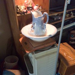 China Basin And Pourer