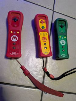 Wii Remotes Super Mario