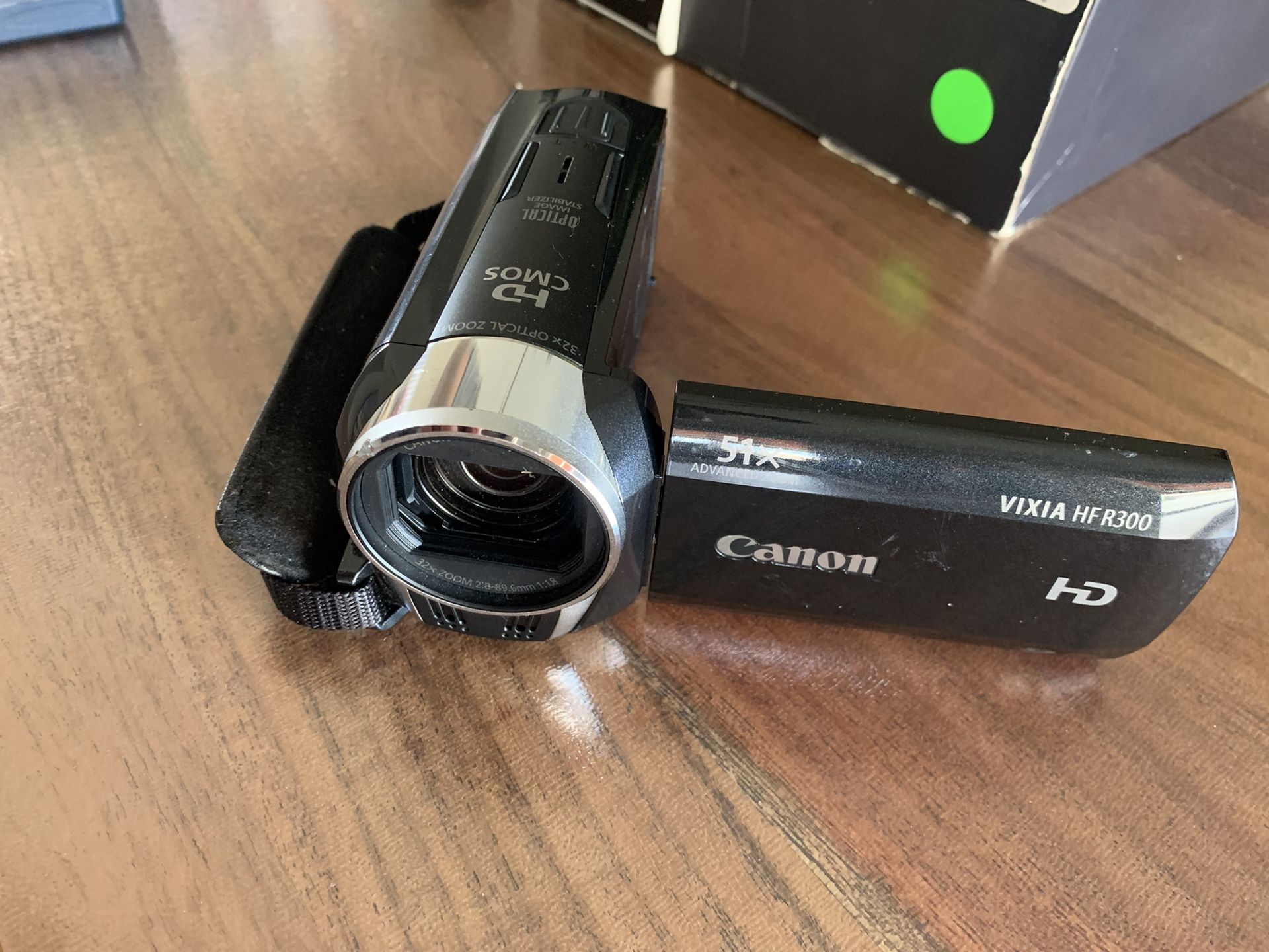 Canon Vixia HF-R32 Camcorder Video & Photo Camera