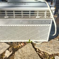 Haier Air Conditioner/Window Unit