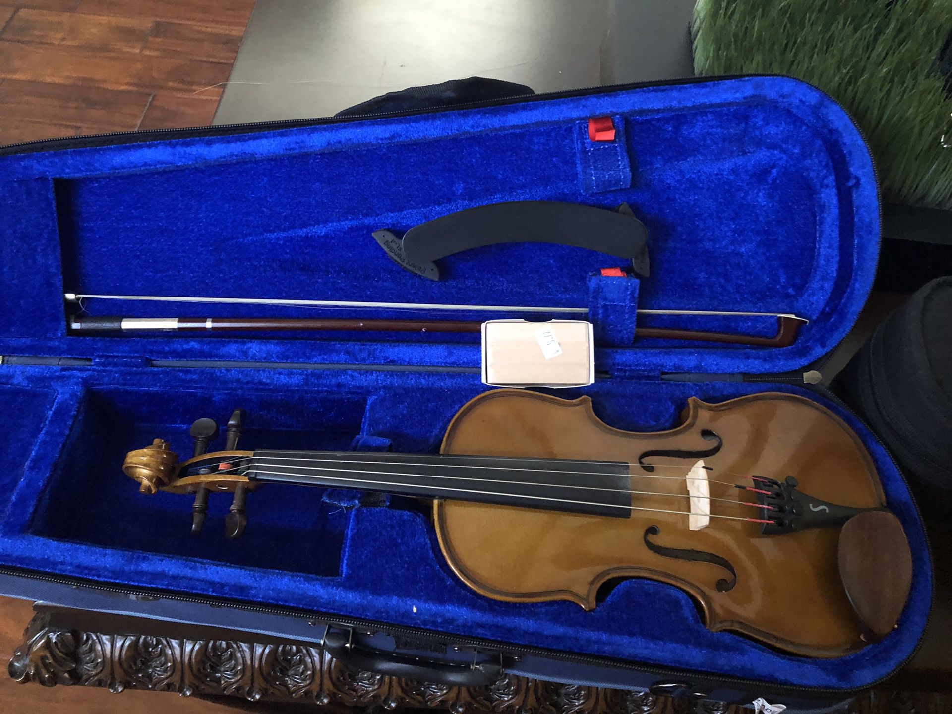 1/4 violin with Kun in excellent condition
