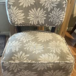 1 Ivory Stamp Sofa Chair 