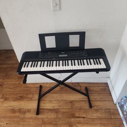 Yamaha, 61-Key PSR-E273 Portable Keyboard, Adapter Included 