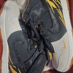 Nike Dunk Year Of The Dragon 10.5
