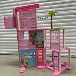 Barbie Dream House with Elevator + Accesories