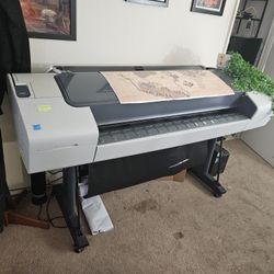 HP DesignJet T770 44" Wide Format Printer.