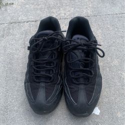 Nike Air Max 95 Triple Black SIZE 9.5