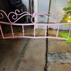 Pink Twin Bed Obo