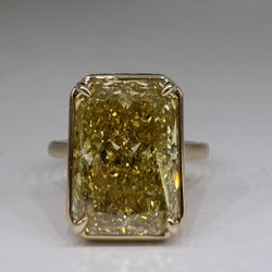 7.05 carat fancy vivid yellow VS2 radiant cut lab diamond solitaire ring Engagement Ring 