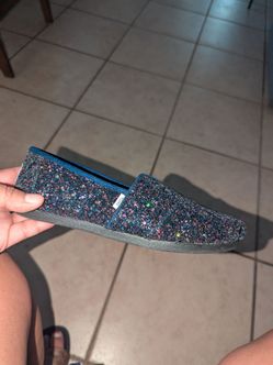 Toms size 6