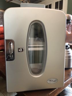 Thermoelectric Cooler And Warmer Portable Mini Fridge