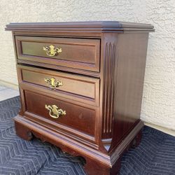 Night Stand /Buro/Cajonera
