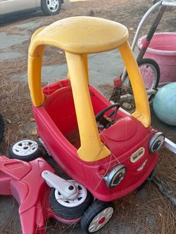 Little Tikes Cozy Coupe Ride-On Toy Car