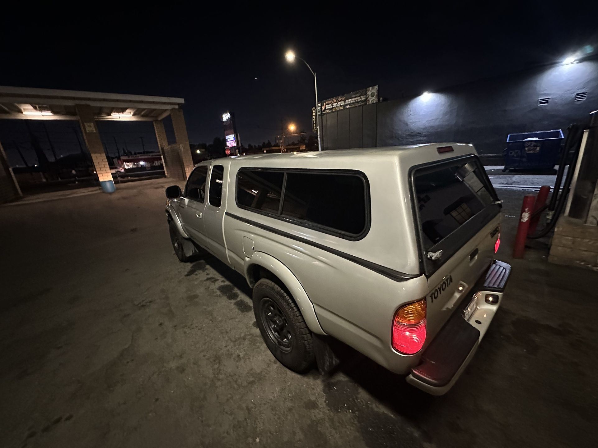 1995.5-2004 Toyota Tacoma Extra Cab 6ft. Camper Shell Cover