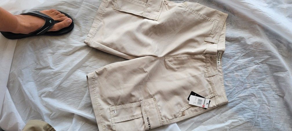 Quiksilver Cargo 22 Size 31 Shorts