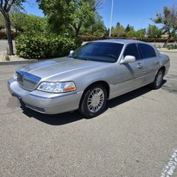 2006 Lincoln Town Car