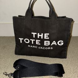 Marc Jacob’s The Tote Bag Canvas Medium 