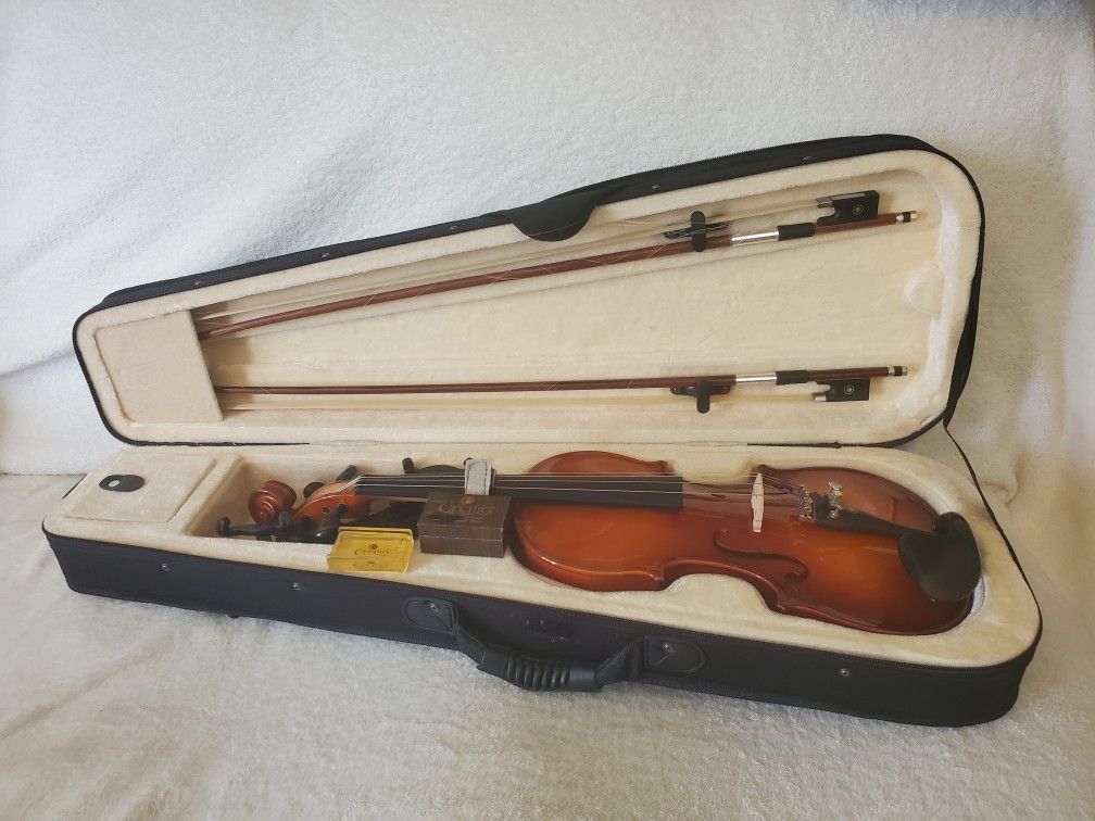 Cecilio Violin
