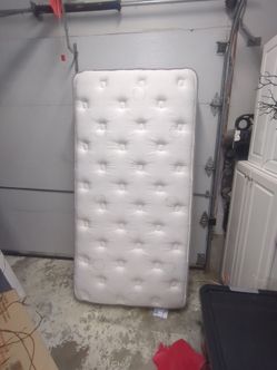 Twin mattress