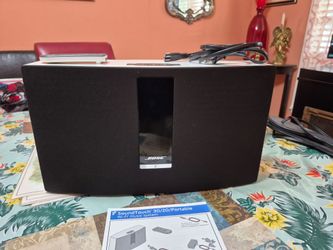 Nice Used Excellent Condition Bose Sound Touch 30. With Remote and cord.