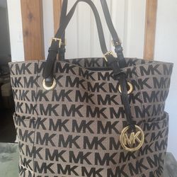 Pre-owned Michael Kors Satchel 