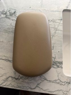 2007 rav4 center console with tray
