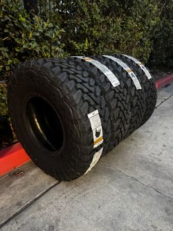 37X12.50R17 TOYO TIRES OPEN COUNTRY MT